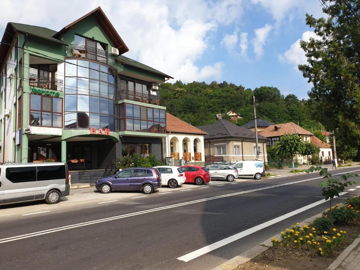 Ferienwohnung Apartament Relax Călimăneşti Exterior foto